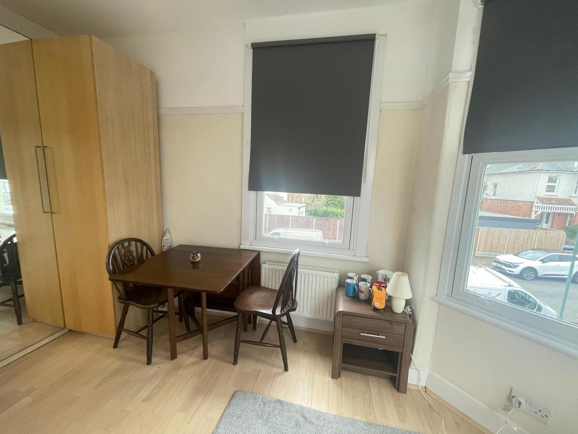 Room With Private Bathroom And Shared Kitchen Londres Extérieur photo