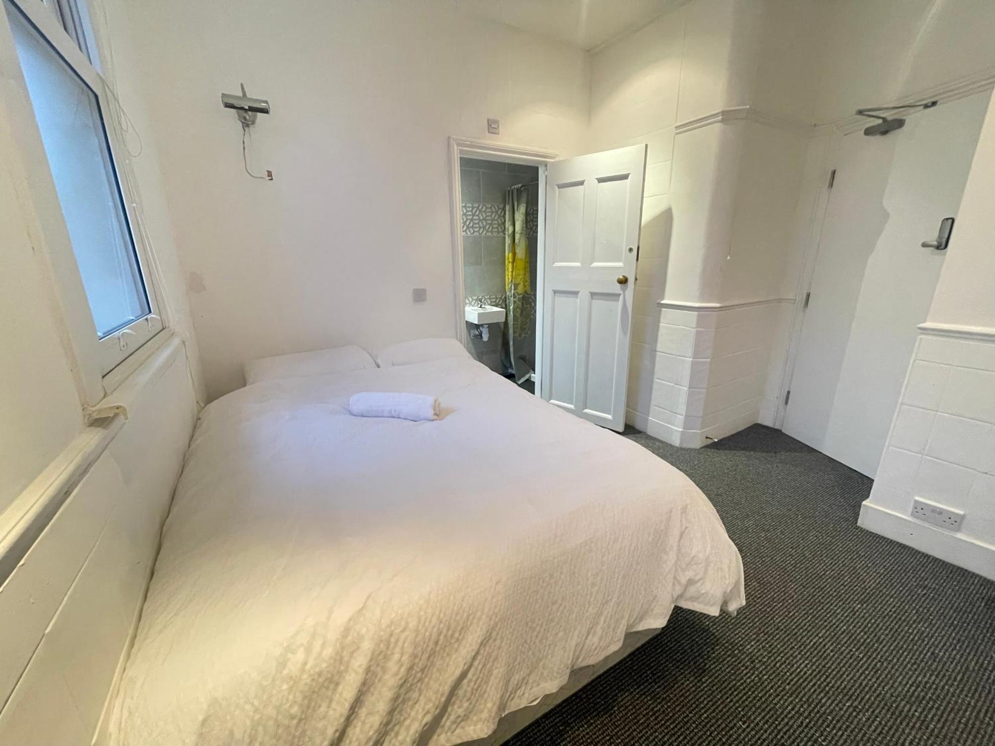 Room With Private Bathroom And Shared Kitchen Londres Extérieur photo