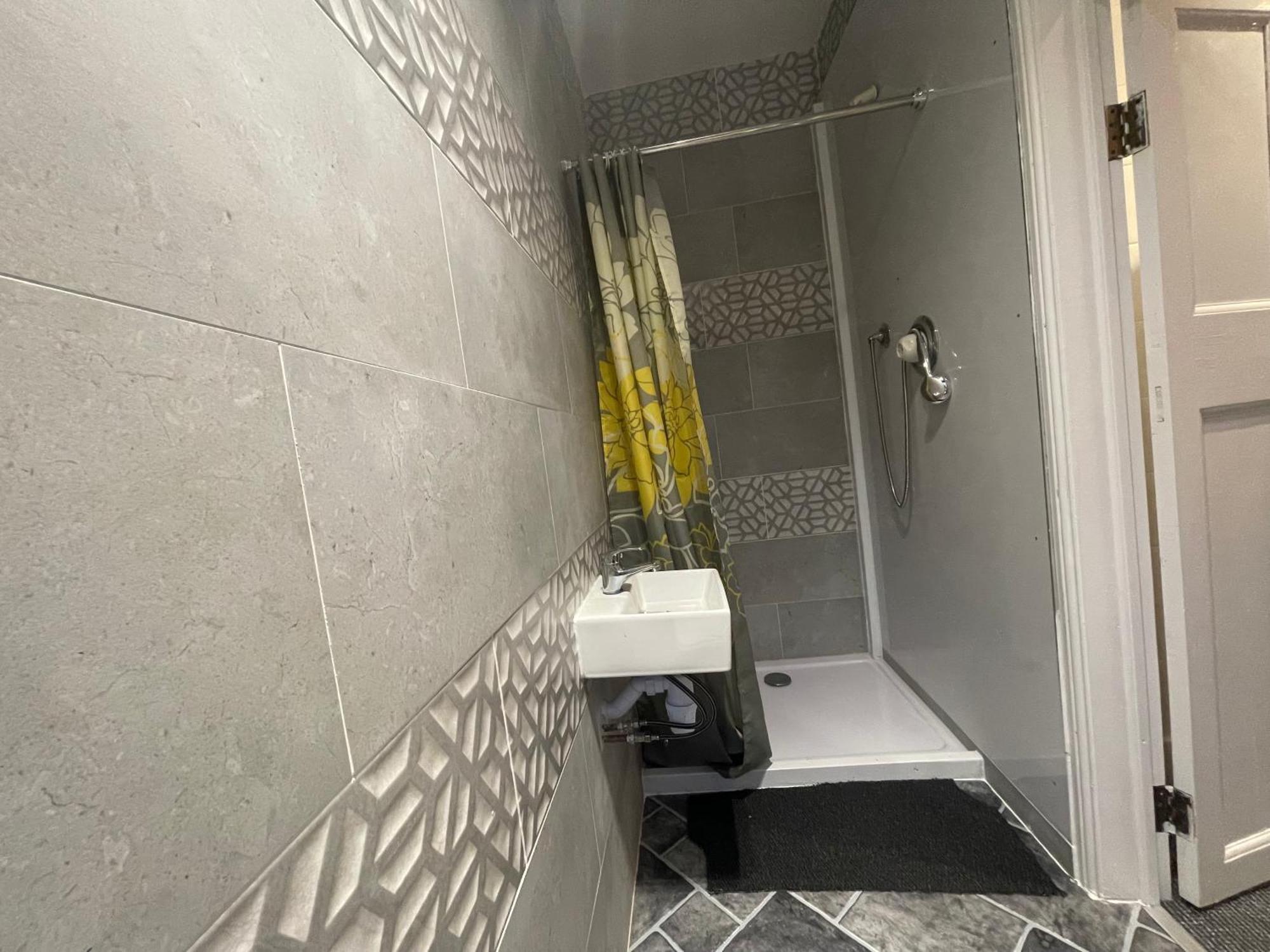 Room With Private Bathroom And Shared Kitchen Londres Extérieur photo