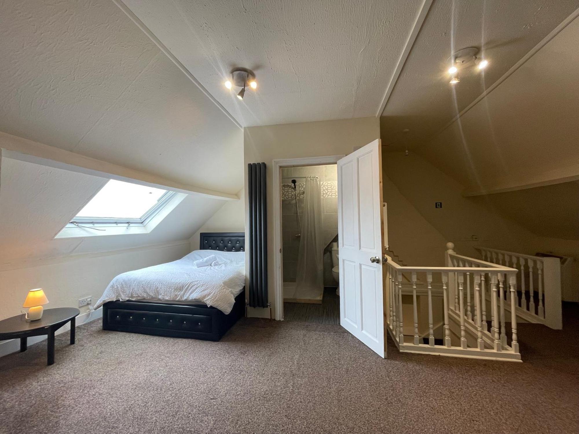 Room With Private Bathroom And Shared Kitchen Londres Extérieur photo