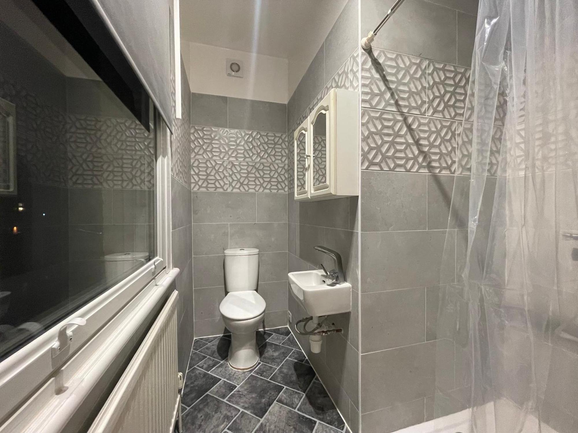 Room With Private Bathroom And Shared Kitchen Londres Extérieur photo