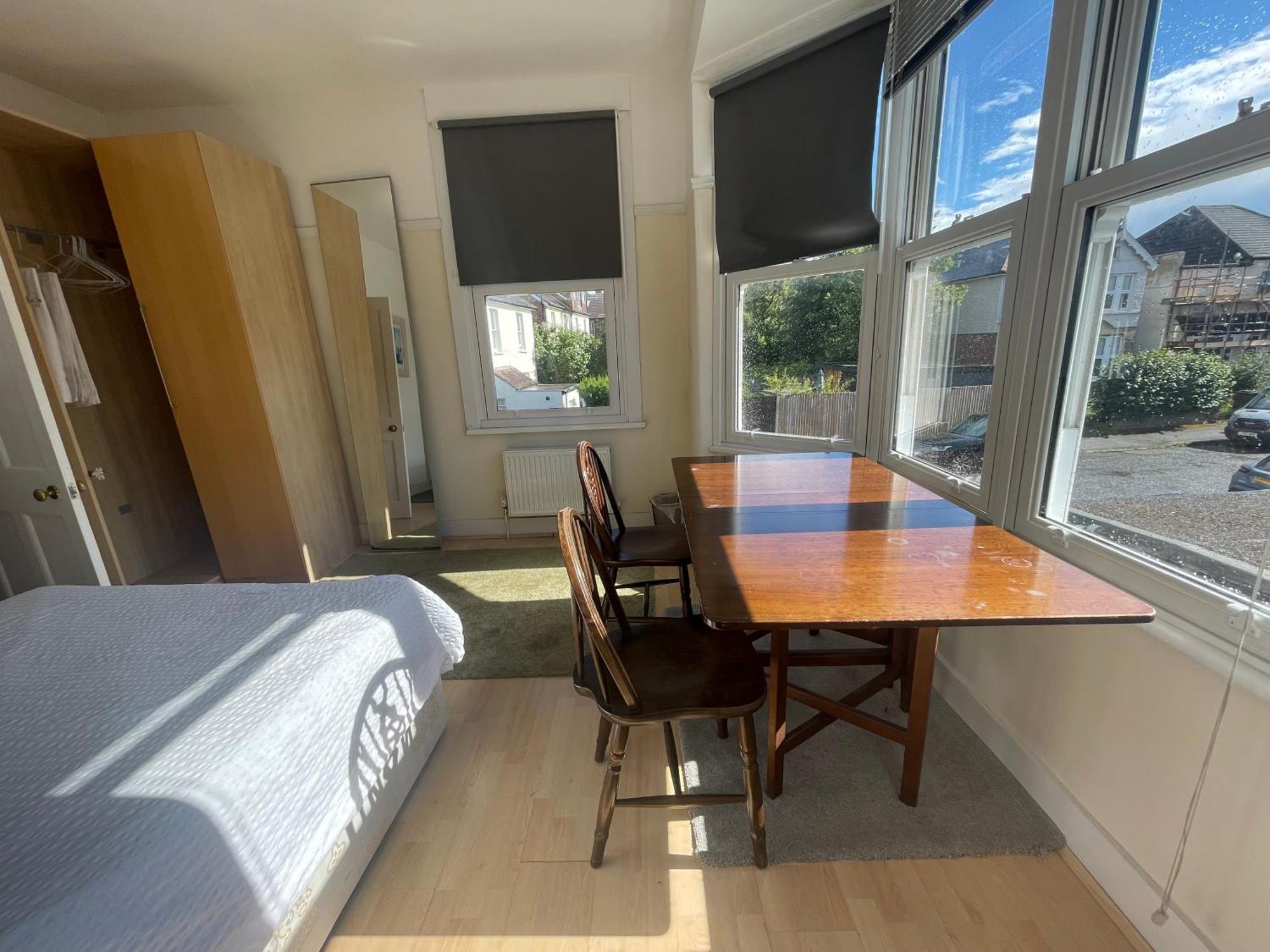 Room With Private Bathroom And Shared Kitchen Londres Extérieur photo