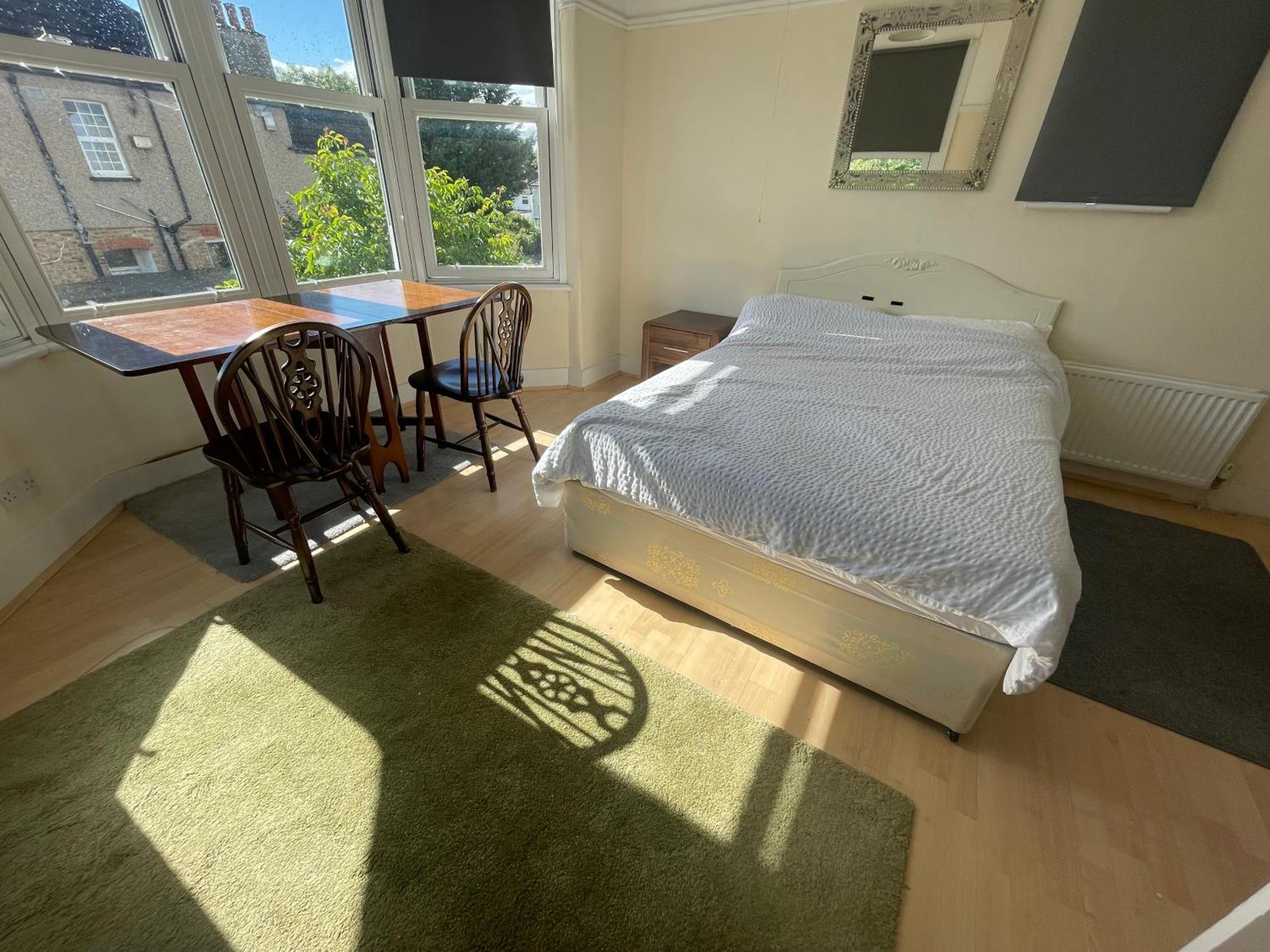 Room With Private Bathroom And Shared Kitchen Londres Extérieur photo